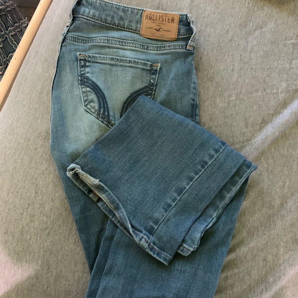 hollister jeans!